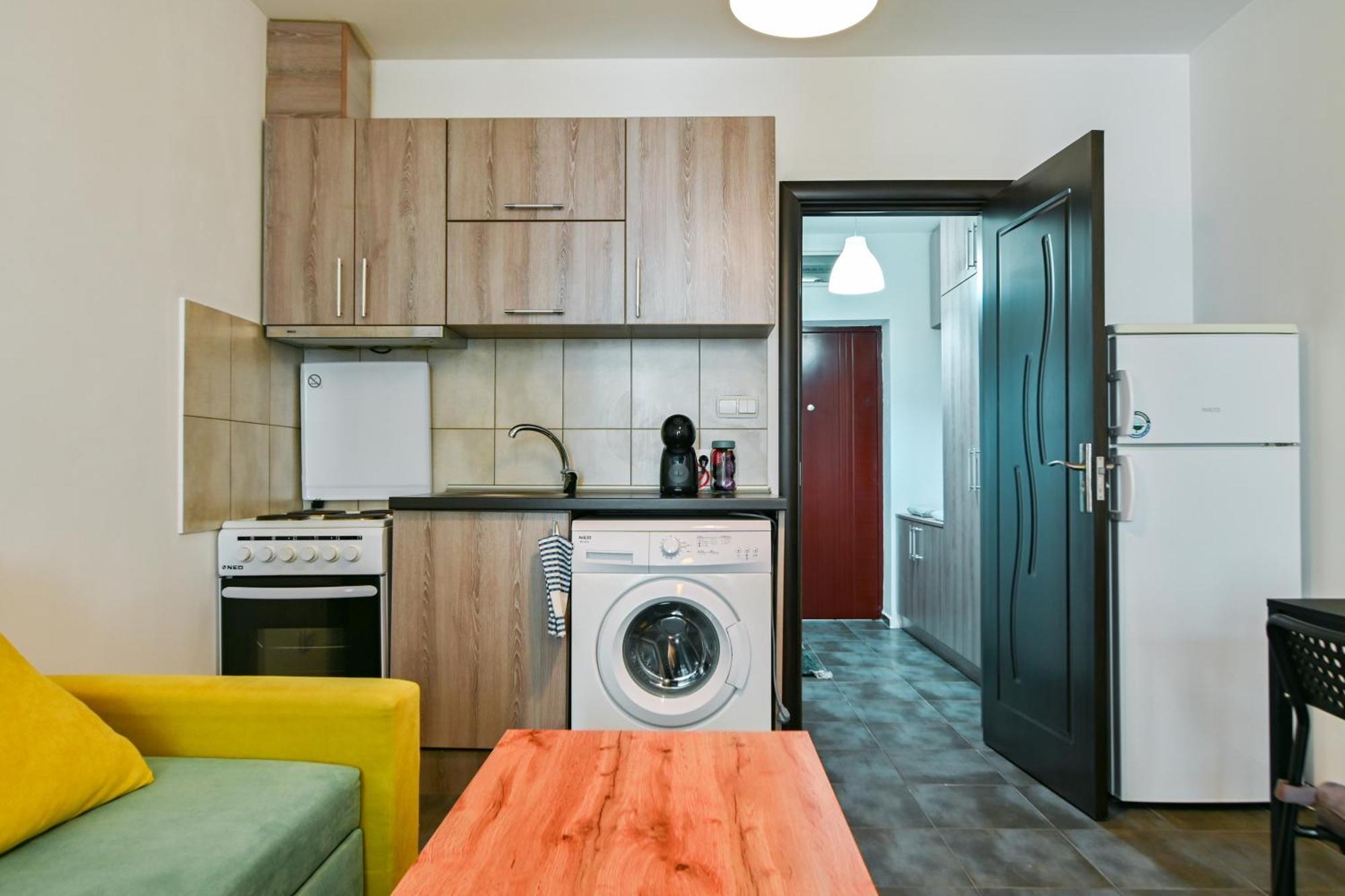 Apartment 19 *